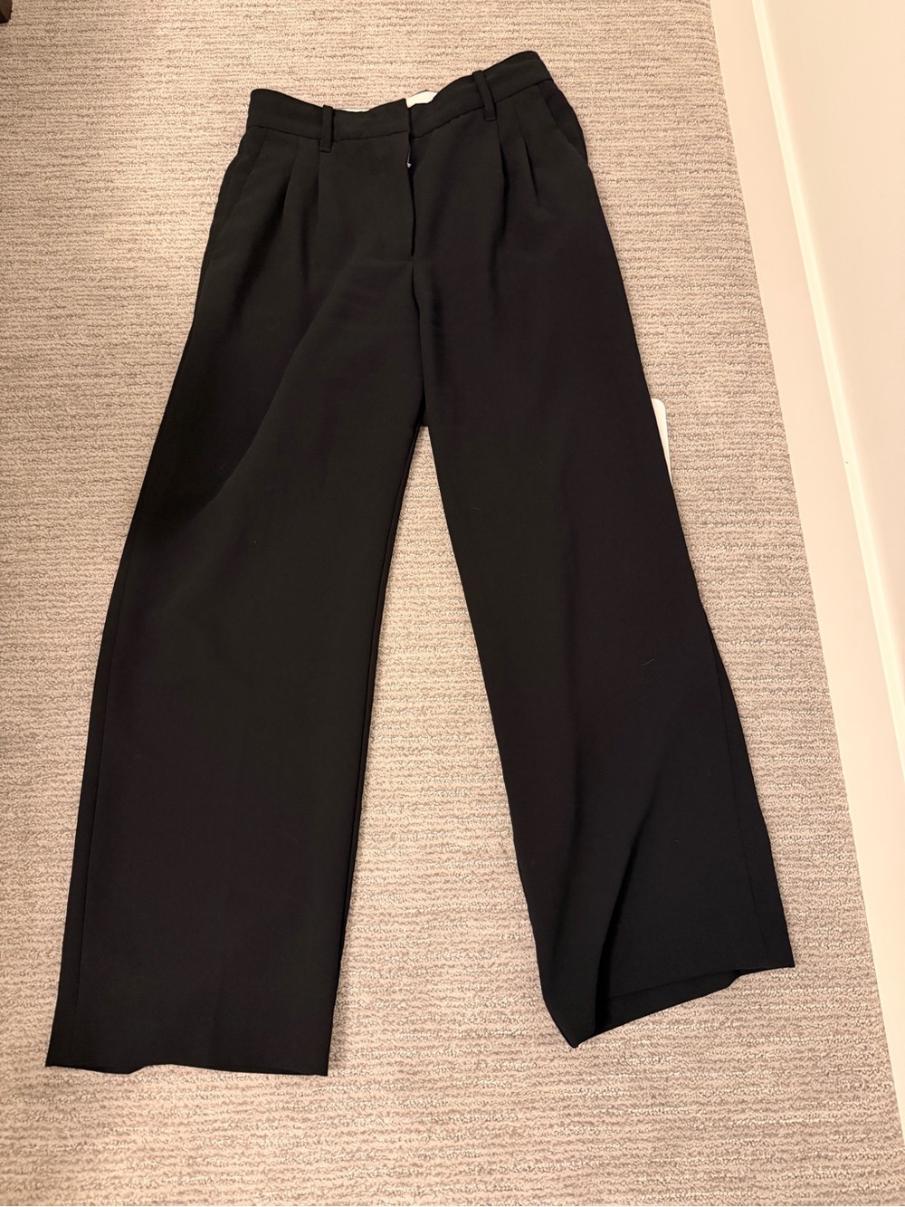 Aritzia Effortless Pants - Crepette - size 10 short